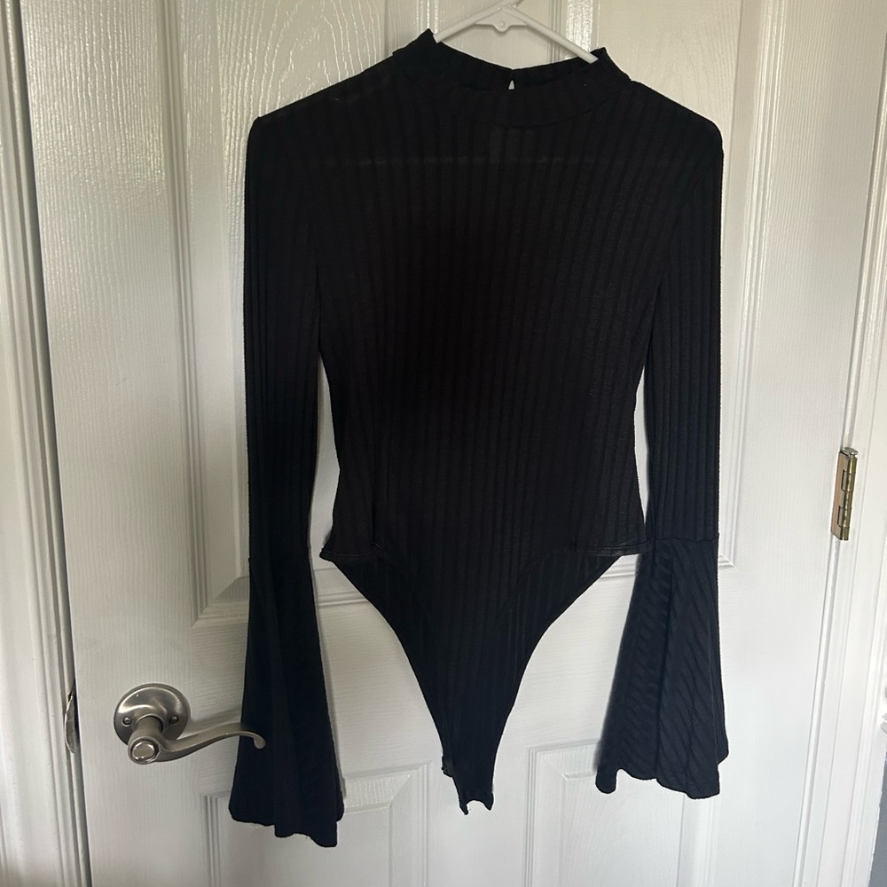 Shein bodysuit flare arms. Black. Medium.